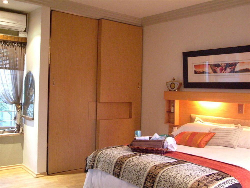 Twin Waters Guest House Randburg 外观 照片